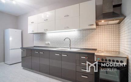 Na predaj priestranný 2-izbový byt vo vyhľadávanej časti v Trnave