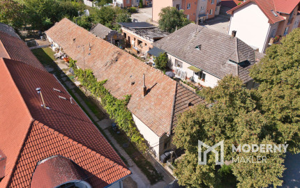 Na predaj pozemok so starším domom v obci Selice