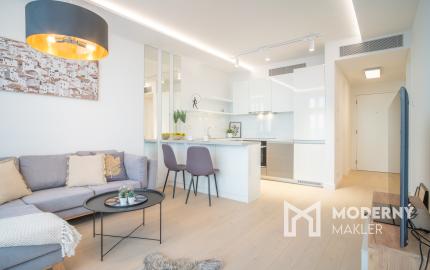 Na prenájom exkluzívny 2-izbový byt so šatníkom a panoramatickým výhľadom v projekte SKYPARK, Továrenská ulica