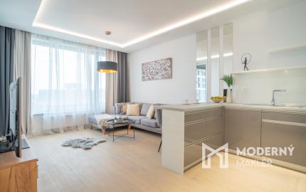 Na prenájom exkluzívny 2-izbový byt so šatníkom a panoramatickým výhľadom v projekte SKYPARK, Továrenská ulica