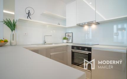 Na prenájom exkluzívny 2-izbový byt so šatníkom a panoramatickým výhľadom v projekte SKYPARK, Továrenská ulica