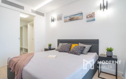 Na prenájom exkluzívny 2-izbový byt so šatníkom a panoramatickým výhľadom v projekte SKYPARK, Továrenská ulica