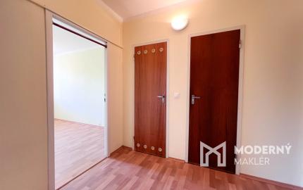 Na predaj 2-izbový byt s balkónom v Trenčíne - Juh I