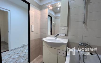 Na predaj priestranný 4-izbový byt v Trenčíne