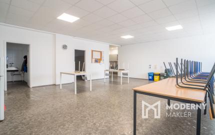 Na predaj priemyselný objekt s investičným potenciálom v Senci