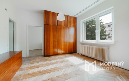 Na predaj rodinný dom s garážou vo Vrútkach