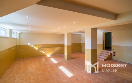 Na predaj dvojpodlažný rodinný dom s polyfunkciou v Trnave