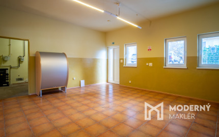 Na predaj dvojpodlažný rodinný dom s polyfunkciou v Trnave