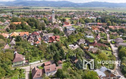 Na predaj celoročný záhradný dom v Čachticiach