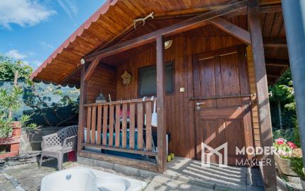 Na predaj celoročný záhradný dom v Čachticiach