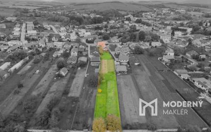 Na predaj rodinný dom so slnečným pozemkom-Veľké Chlievany