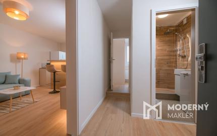 Na prenájom moderne zariadený 2-izbový byt s balkónom v Trenčíne