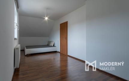 Na predaj priestranný rodinný dom v pokojnej lokalite Hôrka