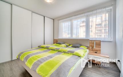 Na predaj moderný 3-izbový byt vo výbornej lokalite Serede