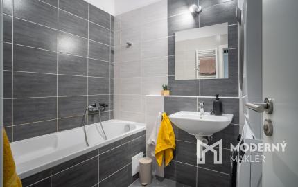 Na predaj moderný 3-izbový byt vo výbornej lokalite Serede