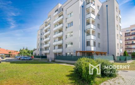 Na predaj moderný 3-izbový byt vo výbornej lokalite Serede