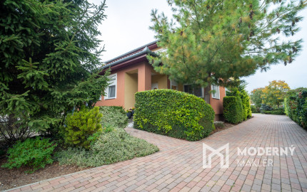 Na predaj rodinná vila v maďarskej obci Gyenesdiás