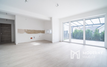 Na predaj moderná novostavba v lokalite Vonyarcvashegy