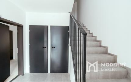 Na predaj skolaudovaný výnimočný 3-izbový byt v rodinnom dome vo Veľkom Orvišti