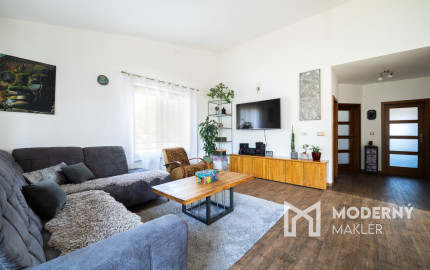 REZERVOVANÉ - Na predaj dom vhodný na podnikanie v Bzinciach pod Javorinou