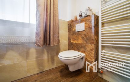 REZERVOVANÉ - Na predaj dom vhodný na podnikanie v Bzinciach pod Javorinou