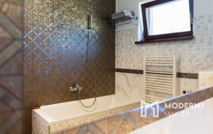 REZERVOVANÉ - Na predaj dom vhodný na podnikanie v Bzinciach pod Javorinou