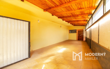 REZERVOVANÉ - Na predaj dom vhodný na podnikanie v Bzinciach pod Javorinou