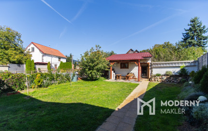 REZERVOVANÉ - Na predaj dom vhodný na podnikanie v Bzinciach pod Javorinou