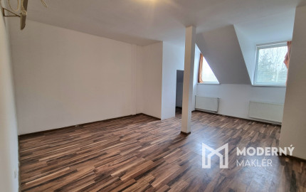 Na prenájom samostatná kancelária v centre Šamorína