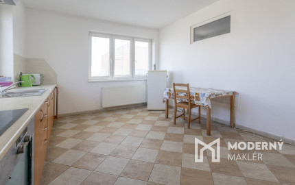 Na prenájom komerčný priestor s možnosťou využitia ako kancelárie alebo dielne v Šamoríne