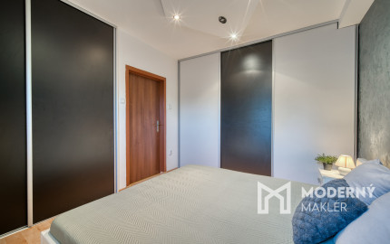 REZERVOVANÉ: Na predaj 2-izbový byt vo Veľkých Levároch