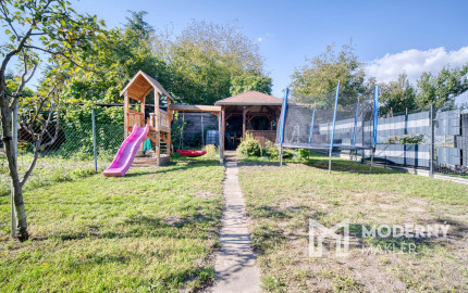 REZERVOVANÉ: Na predaj 2-izbový byt vo Veľkých Levároch