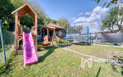 REZERVOVANÉ: Na predaj 2-izbový byt vo Veľkých Levároch