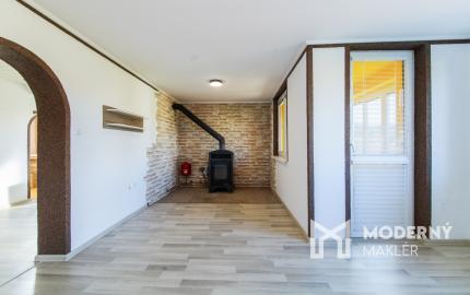 Na predaj priestranný 3-izbový byt v Zákamennom