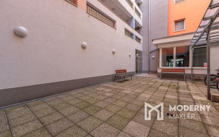 Na prenájom 2-izbový byt v centre Šamorína