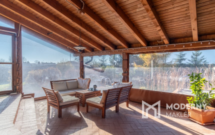 Na predaj dom snov–rodinné sídlo s jazierkom na kúpanie a panoramatickým výhľadom na Vysoké Tatry