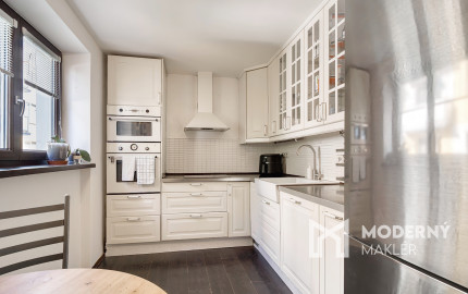 Na predaj priestranný 2-izbový byt v Novom Meste nad Váhom