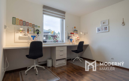 REZERVOVANÉ: Na predaj priestranný rodinný dom v pokojnej lokalite Hôrka