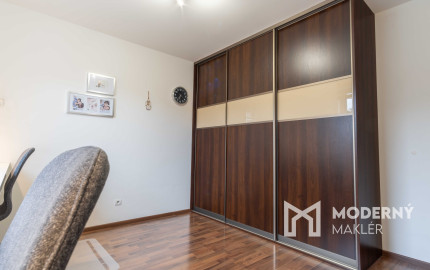 REZERVOVANÉ: Na predaj priestranný rodinný dom v pokojnej lokalite Hôrka