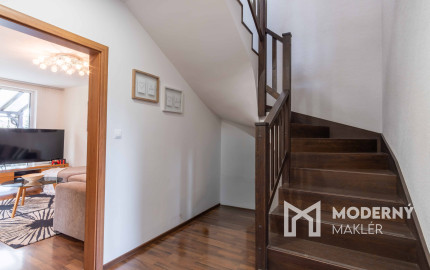 REZERVOVANÉ: Na predaj priestranný rodinný dom v pokojnej lokalite Hôrka