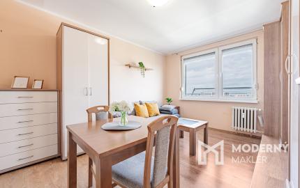 Na predaj čiastočne zariadená garsónka v Seredi