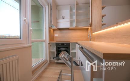 Na prenájom moderne zariadený 2-izbový byt s balkónom v Trenčíne