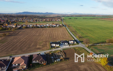 Na predaj stavebný pozemok so základovou doskou v Dolnom Vinodole