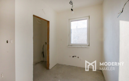 Na predaj rekreačná chata s pozemkom v obci Blahová