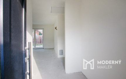 Na predaj rekreačná chata s pozemkom v obci Blahová