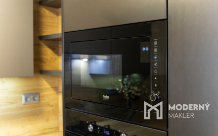 Na predaj zrekonštruovaný a zariadený 3-izbový byt v Trenčíne