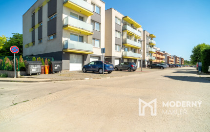 Na predaj 3-izbový byt s parkovaním v Senci