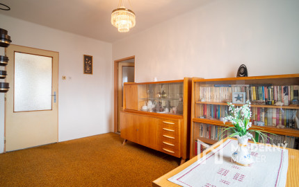 Na predaj 5-izbový rodinný dom Veľké Leváre