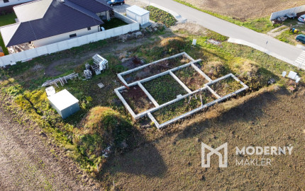 Na predaj stavebný pozemok so základovou doskou v Dolnom Vinodole