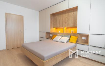 Na prenájom 2-izbový byt v Poprade s parkovacím miestom